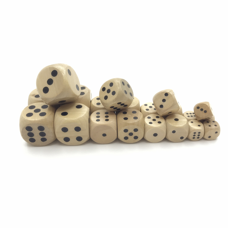 عبوة من 10 قطع من مكعبات النرد - مراجعة Board Game Loop وسعره